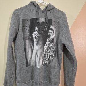 Urban Heritage Gray Sweatshirt Hoodie with Artistic Print